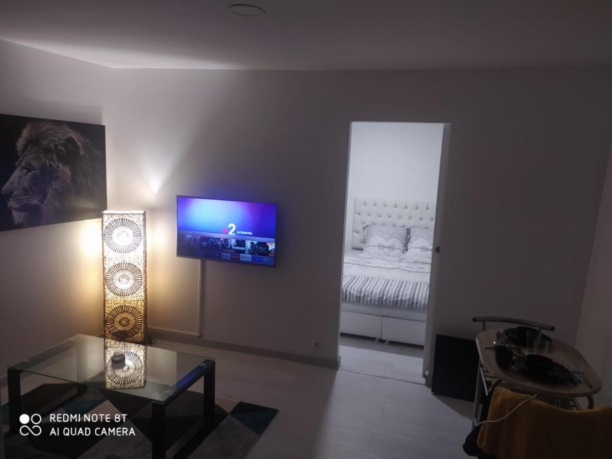 Charmant Appartement Design Blois Bagian luar foto