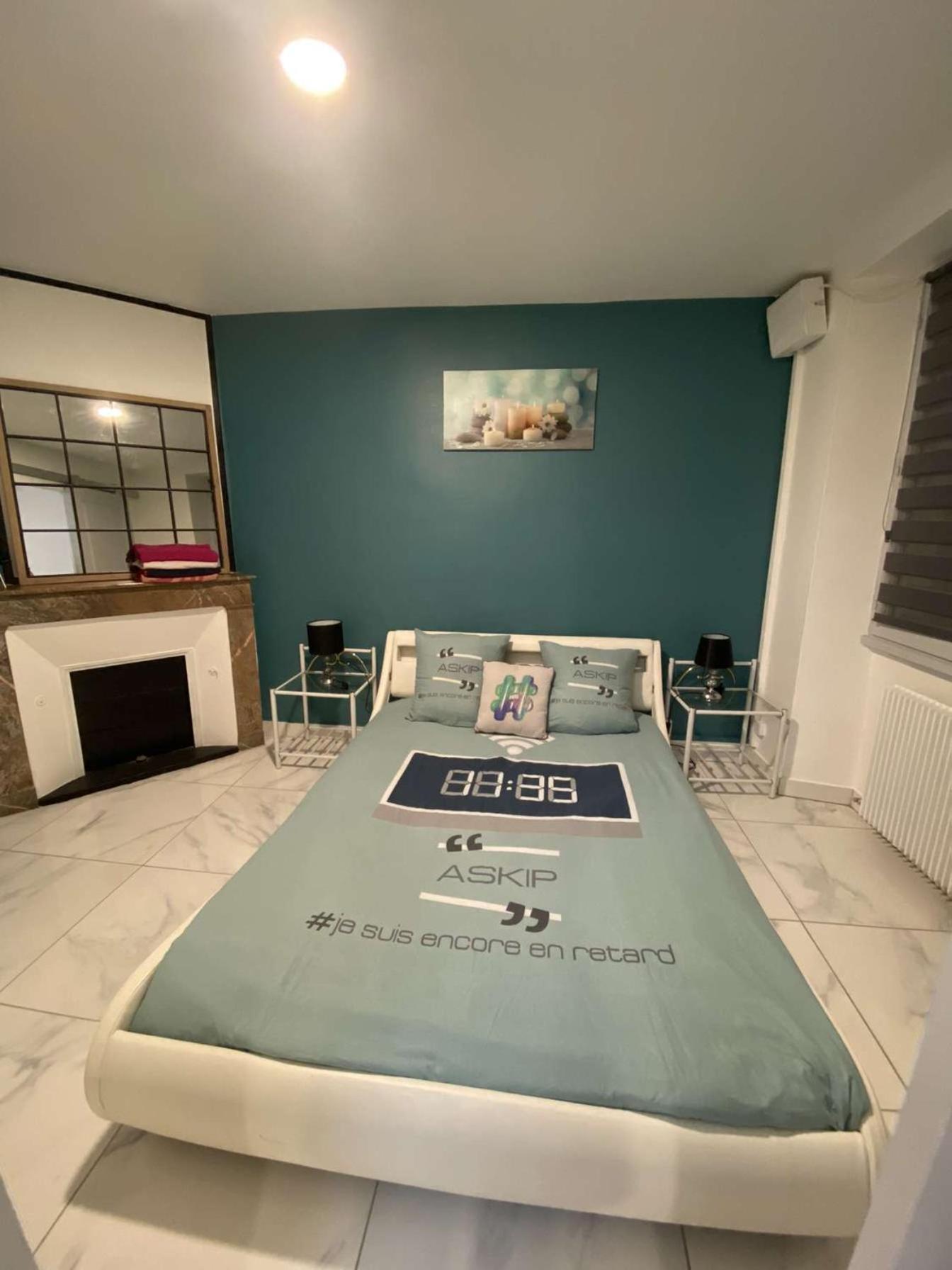 Charmant Appartement Design Blois Bagian luar foto